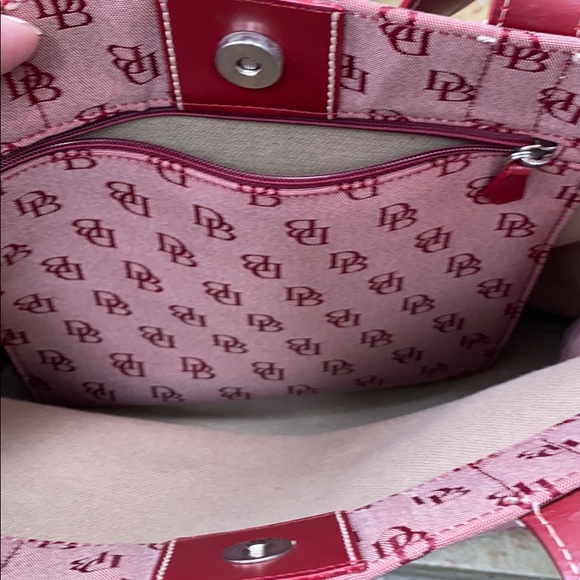 Dooney & Bourke Tote Red Signature EUC - Picture 7 of 15